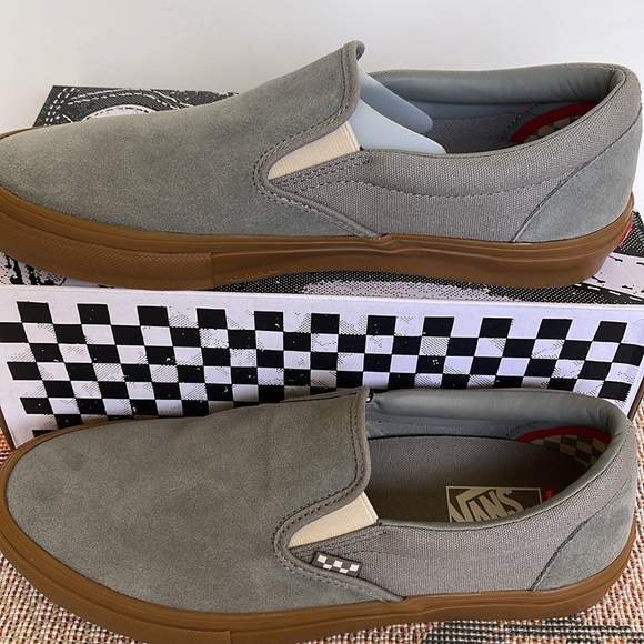 Vans WMNS Skate Slip-On Grey/Gum
VN0A5FCAN3Z
Sneakers - Picture 2 of 16